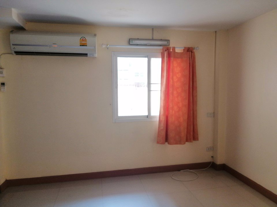 ให้เช่า-ด่วน-บ้านเดี่ยว2ชั้น-70ตรว-ถนน-ลาดพร้าว-เข้าออกทะลุ-ลาดพร้าว64ได้-ใกล้บิ๊กซีอิมพีเรียล