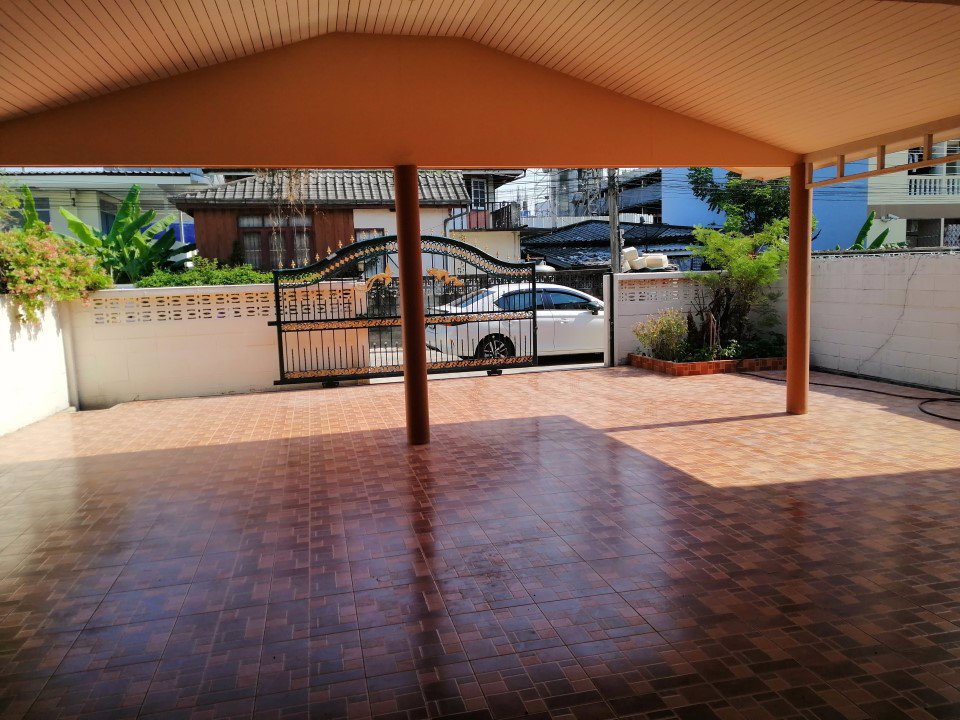 ให้เช่า-ด่วน-บ้านเดี่ยว2ชั้น-70ตรว-ถนน-ลาดพร้าว-เข้าออกทะลุ-ลาดพร้าว64ได้-ใกล้บิ๊กซีอิมพีเรียล