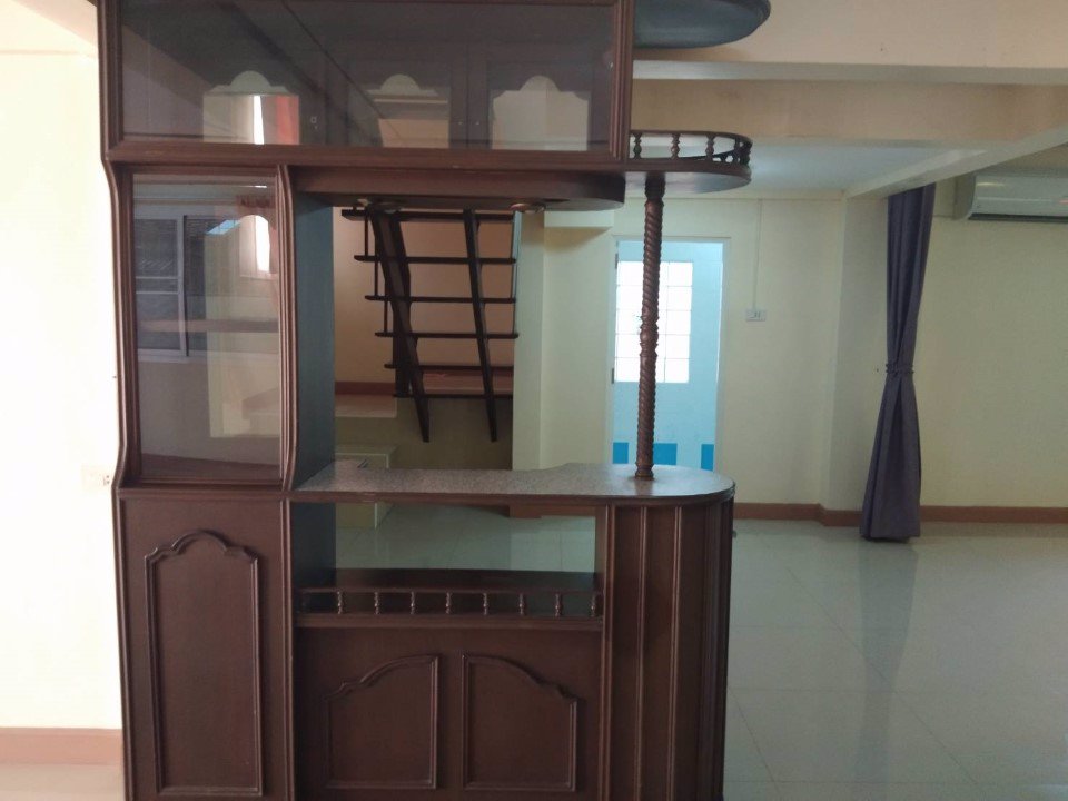 ให้เช่า-ด่วน-บ้านเดี่ยว2ชั้น-70ตรว-ถนน-ลาดพร้าว-เข้าออกทะลุ-ลาดพร้าว64ได้-ใกล้บิ๊กซีอิมพีเรียล