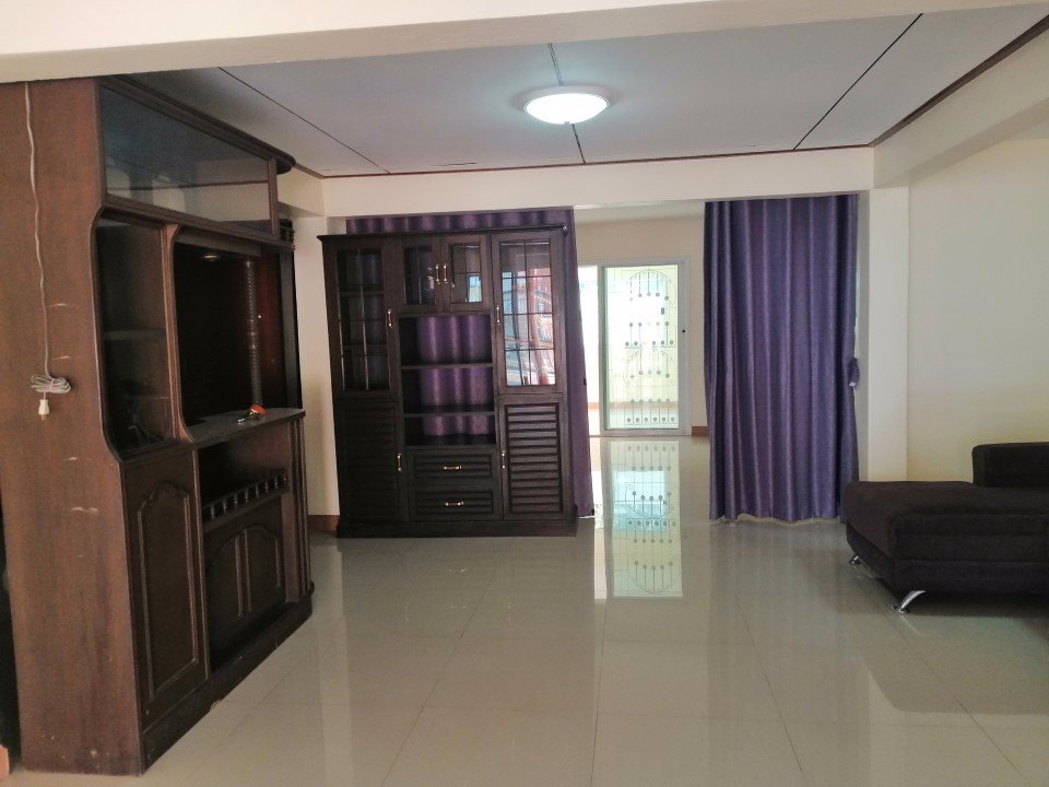 ให้เช่า-ด่วน-บ้านเดี่ยว2ชั้น-70ตรว-ถนน-ลาดพร้าว-เข้าออกทะลุ-ลาดพร้าว64ได้-ใกล้บิ๊กซีอิมพีเรียล