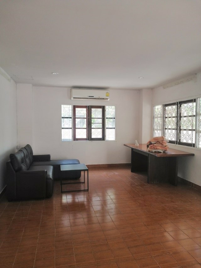 ให้เช่า-บ้านเดี่ยว2ชั้น-60ตรว-อยู่ถนน-นวมินทร์-111-ใกล้รรเลิศหล้า-ให้เช่า18000-เดือน