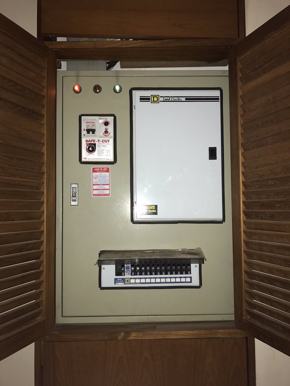 ให้เช่าบ้านเดี่ยวสามชั้น-บนเนื้อที่-100-ตารางวา-ปลูกเกือบเต็มพื้นที่-เนื้อที่ใช้สอย-588-ตารางเมตร