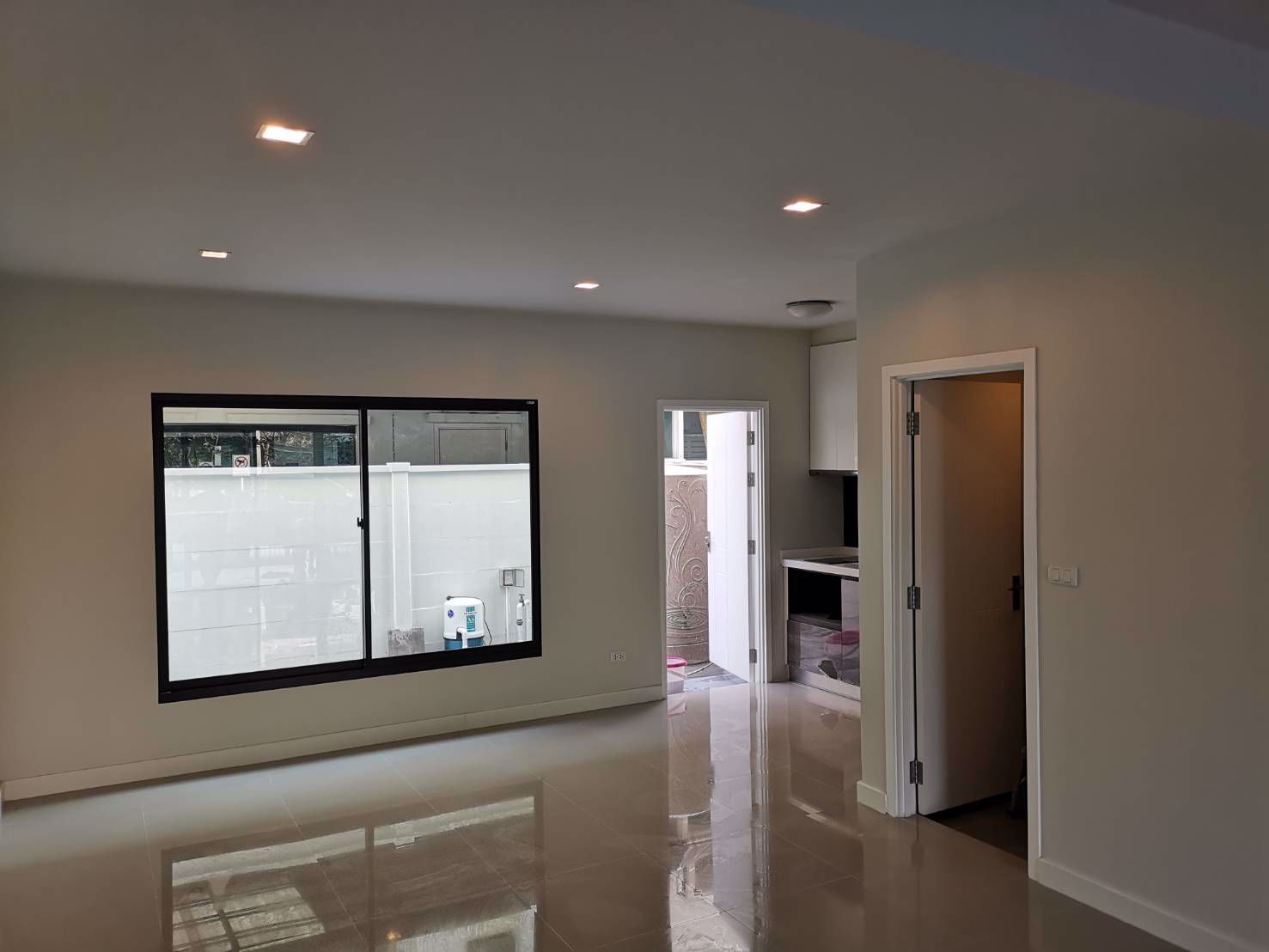 ขายทาวน์โฮม-3-ชั้น-เพล็กซ์-บางนา-plex-bangna-บ้านใหม่-ติดถนนบางนา-ตราด