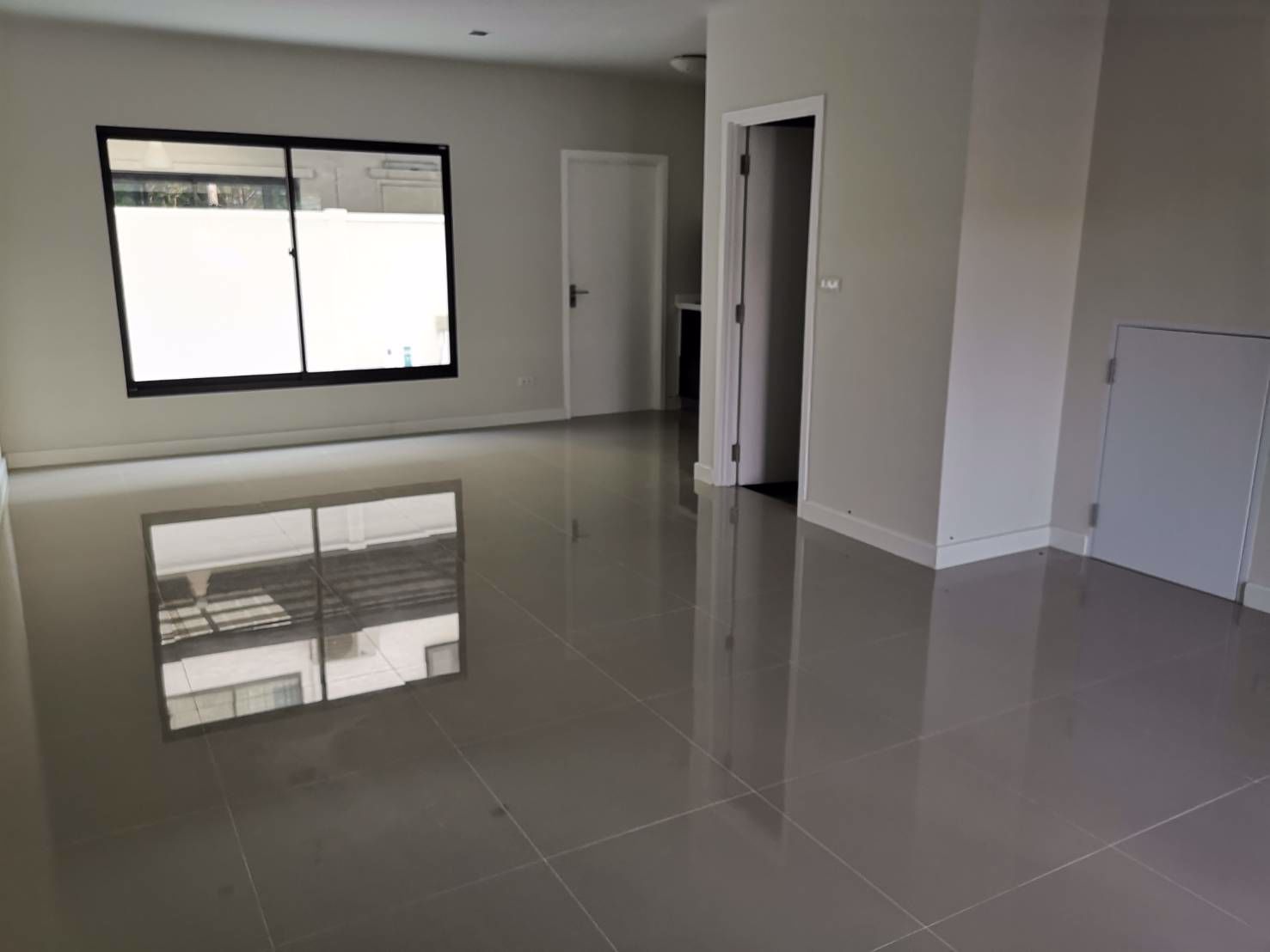 ขายทาวน์โฮม-3-ชั้น-เพล็กซ์-บางนา-plex-bangna-บ้านใหม่-ติดถนนบางนา-ตราด