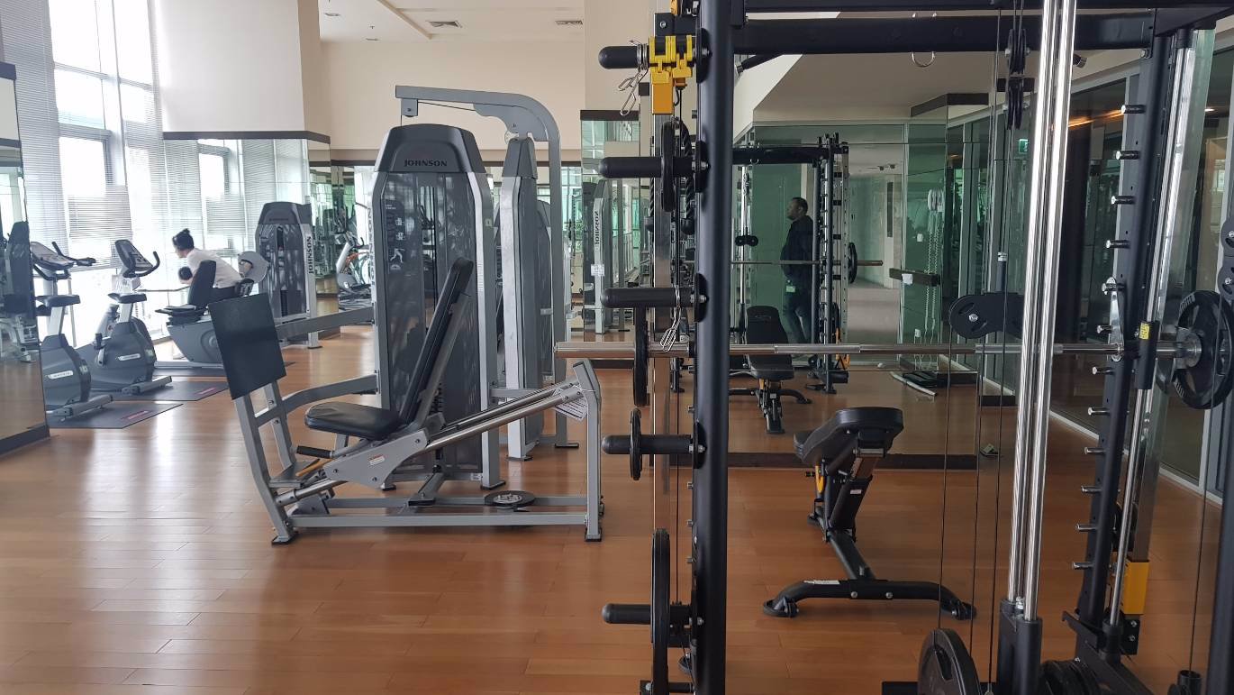 ขาย-เช่า-คอนโด-1-ห้องนอนห้องมุม-45-ตรม-พร้อมเฟอร์และเครื่องใช้ไฟฟ้า-พร้อมเข้าอยู่