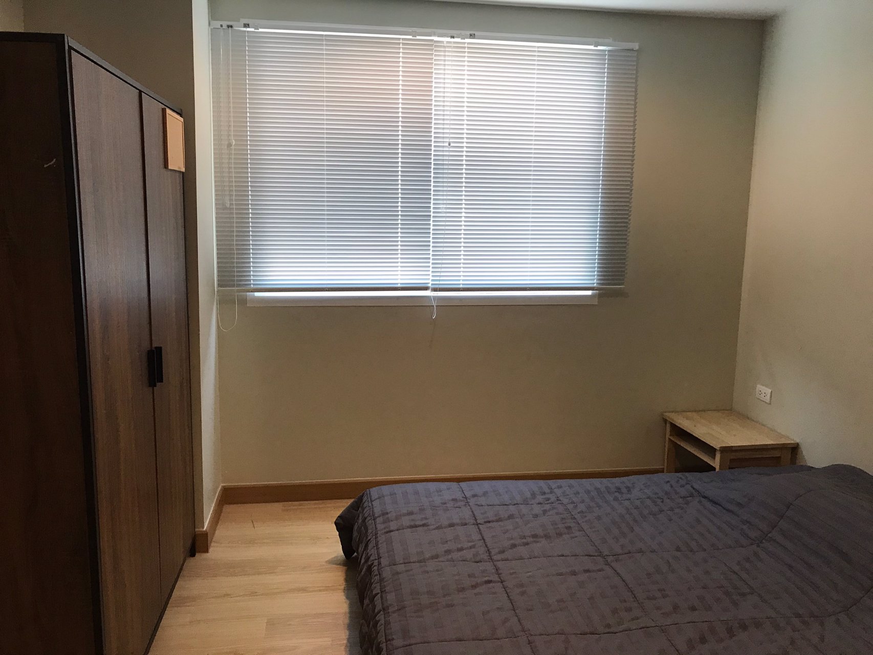 ให้เช่า-คอนโด-1-นอน-1น้ำ-ขนาด-34-ตรม-พร้อมเฟอร์-ติดถนนคลองหลวง-วัดธรรมกาย