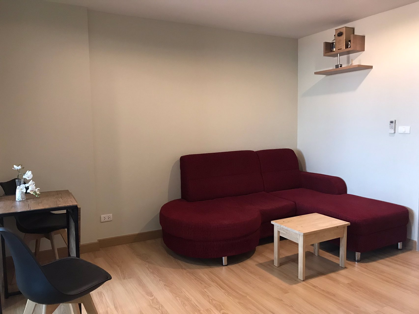 ให้เช่า-คอนโด-1-นอน-1น้ำ-ขนาด-34-ตรม-พร้อมเฟอร์-ติดถนนคลองหลวง-วัดธรรมกาย