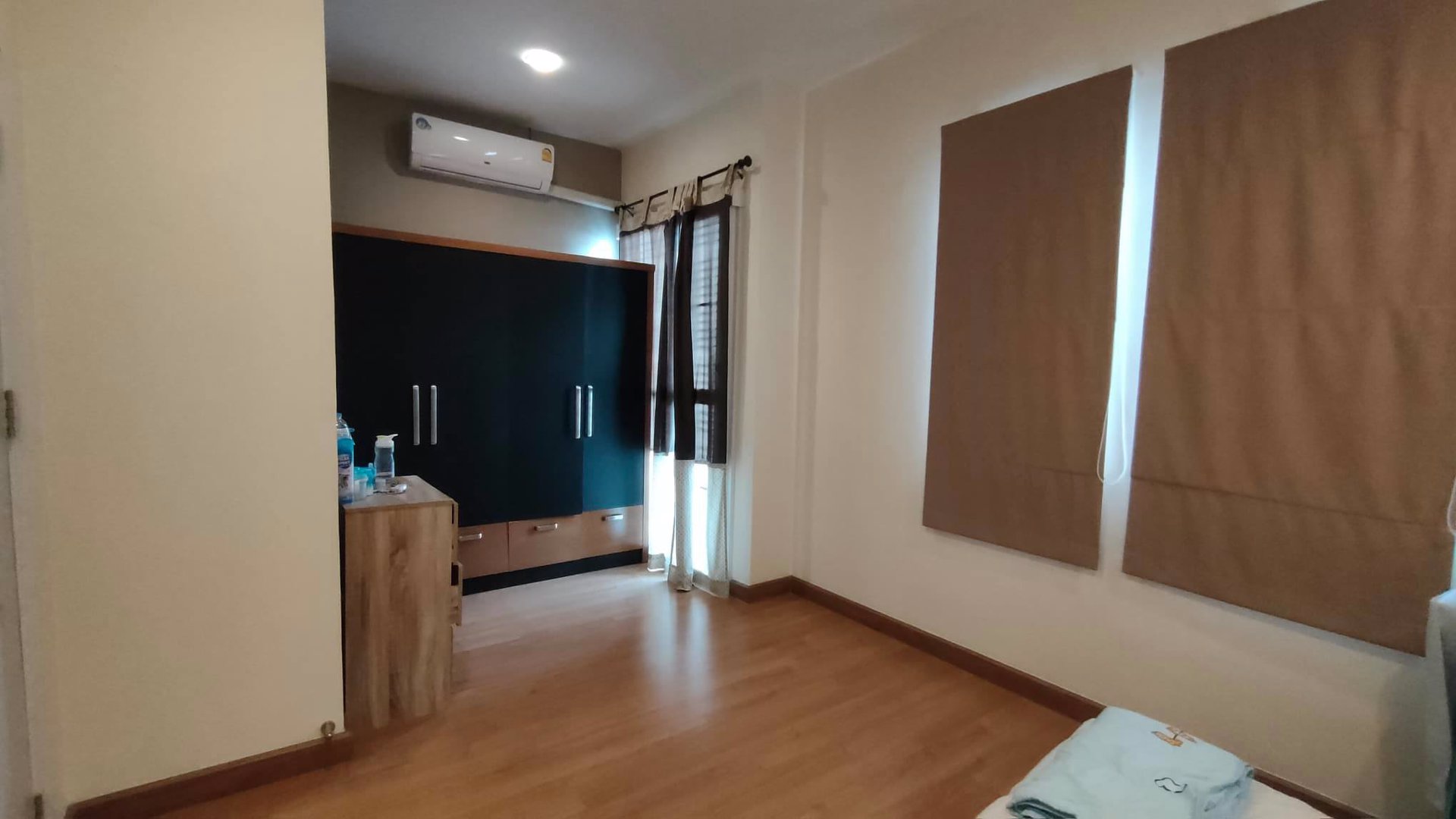 ขายบ้านทาวน์โฮม-2-ชั้น-หมู่บ้านโกลเดนท์ทาวน์-ปิ่นเกล้า-จรัญ