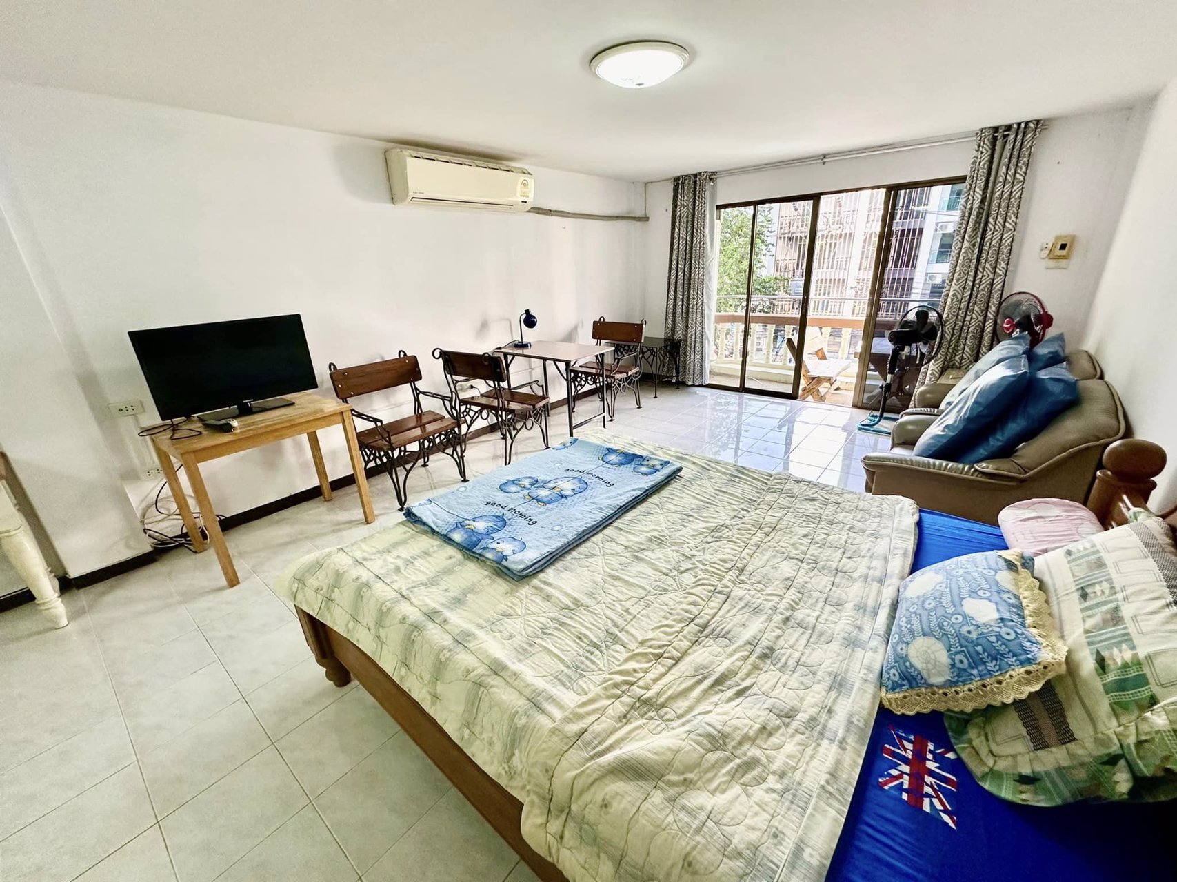 ขายด่วน-ขายถูก-ฮอลิเดย์คอนโดวิว-พัทยา