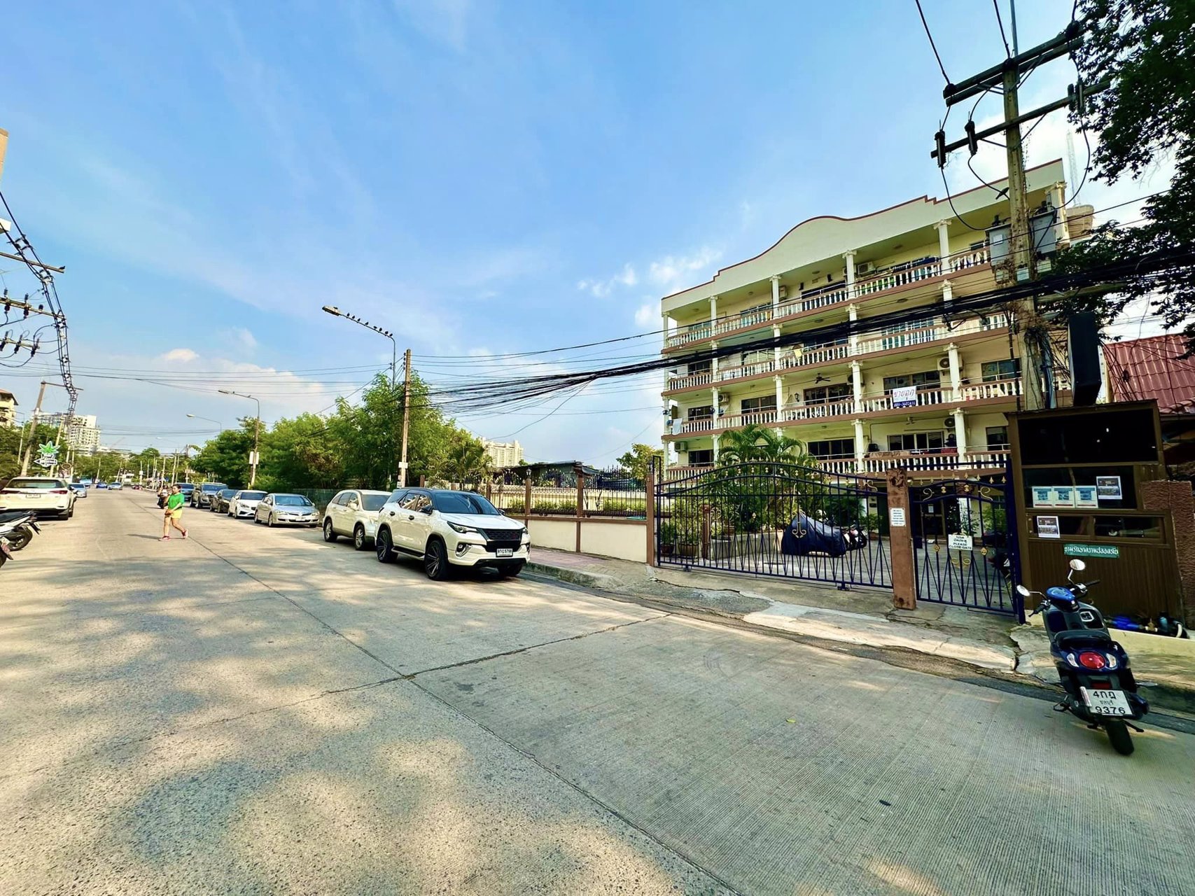 ขายด่วน-ขายถูก-ฮอลิเดย์คอนโดวิว-พัทยา