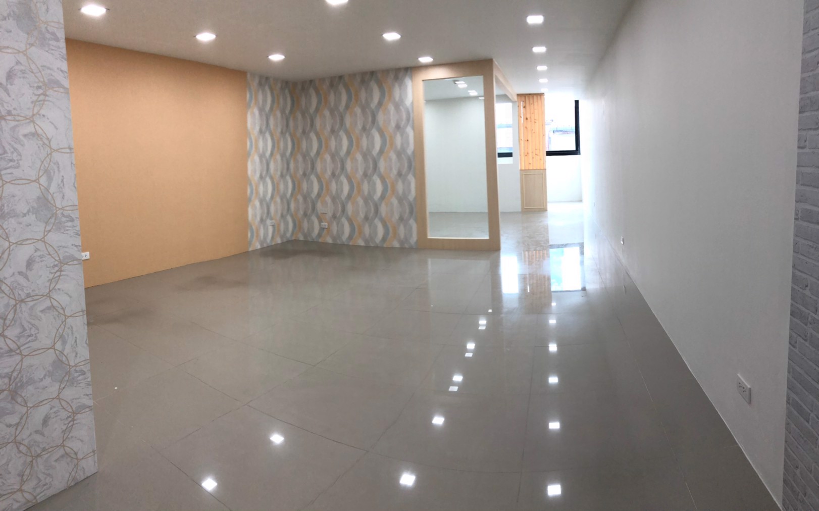 ออฟฟิศให้เช่า-250-300-บ-ตรม-แบ่งพื้นที่-100-400-ตรม-พระราม-3-ใกล้สาทร-จดทะเบียนบริษัทได้