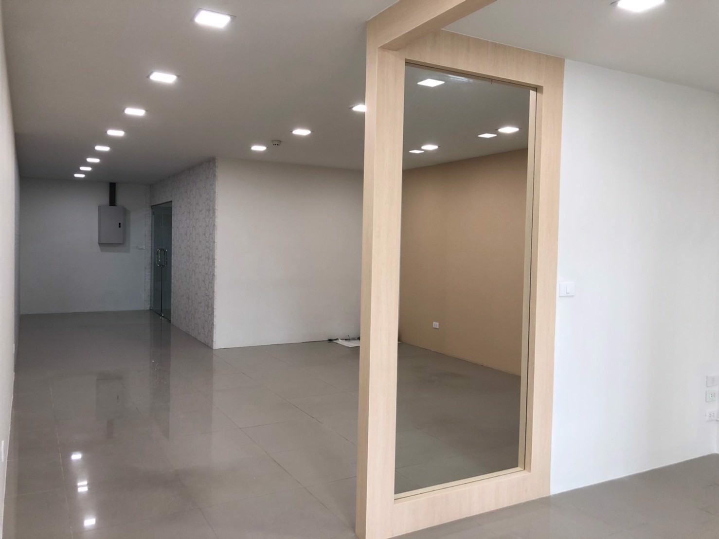 ออฟฟิศให้เช่า-250-300-บ-ตรม-แบ่งพื้นที่-100-400-ตรม-พระราม-3-ใกล้สาทร-จดทะเบียนบริษัทได้