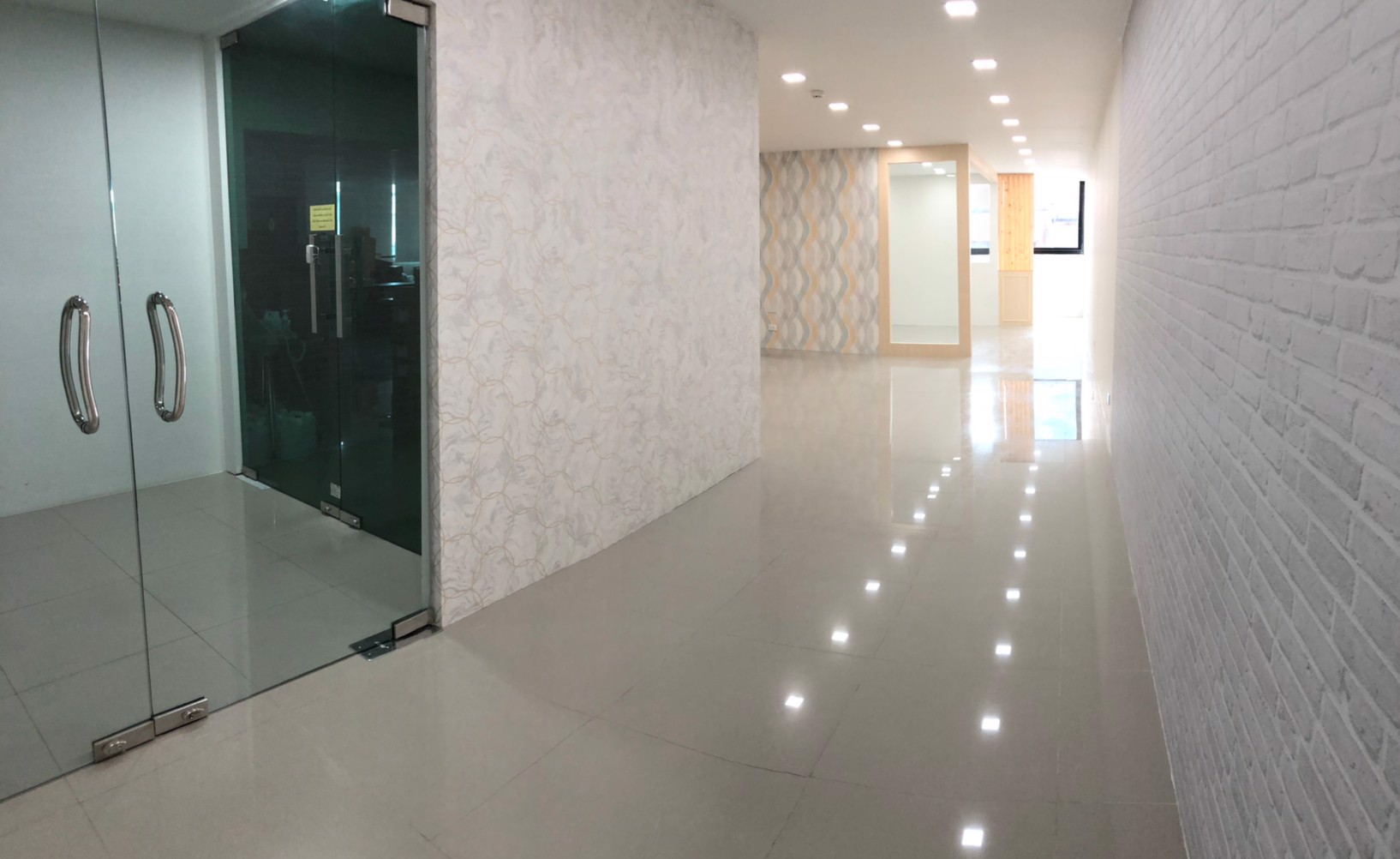 ออฟฟิศให้เช่า-250-300-บ-ตรม-แบ่งพื้นที่-100-400-ตรม-พระราม-3-ใกล้สาทร-จดทะเบียนบริษัทได้