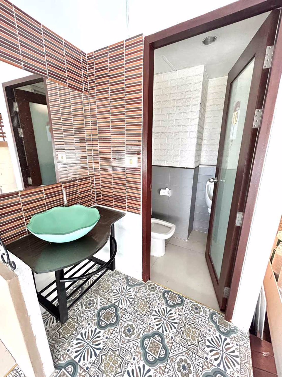 พื้นที่ร้านค้าให้เช่า-ขนาด-80-ตรม-ราคา-15000-บาท-ย่านสาทร-ถนนทรี-นราธิวาส-ใกล้-brt-โลตัสพระราม3