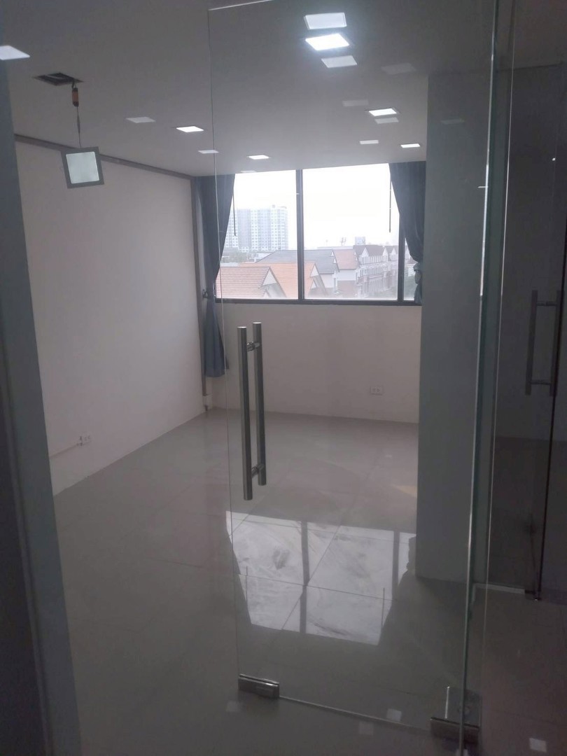 office-for-rent-250-300-บ-ตรม-ขนาด-100-400-ใกล้-brt-ถนนทรี-นราธิวาส-เดินทางสะดวกมาก