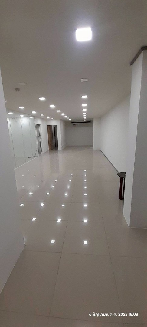 office-for-rent-250-300-บ-ตรม-ขนาด-100-400-ใกล้-brt-ถนนทรี-นราธิวาส-เดินทางสะดวกมาก