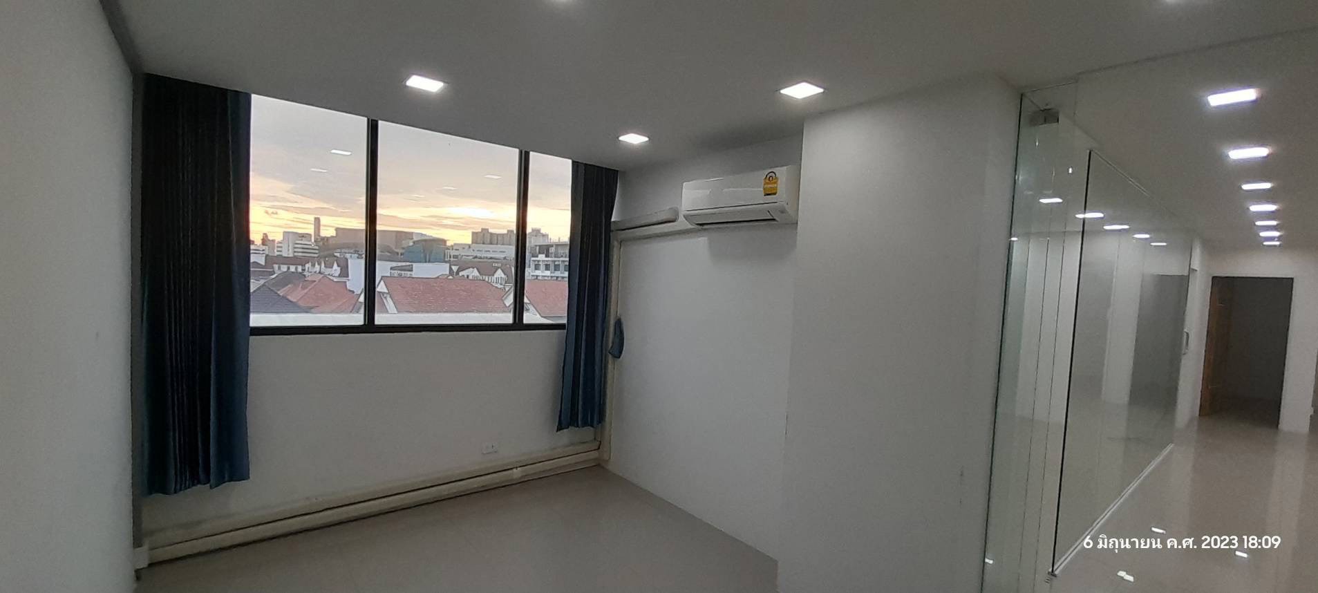 สำนักงานให้เช่า-100-300-ตรม-สิ่งอำนวยความสะดวกพร้อม-จดทะเบียนบริษัทได้-ย่านพระราม-3-เดินทางสะดวก