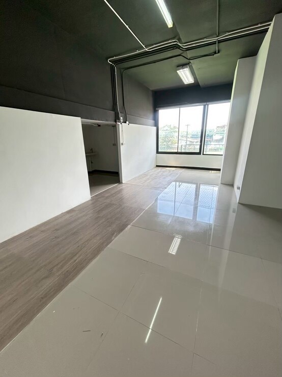 พื้นที่สำนักงานให้เช่า-สิ่งอำนวยความสะดวกพร้อม-ย่านพระราม-3-ใกล้สาทร-นราธิวาส-สี่พระยา-สุรวงศ์-เดิ