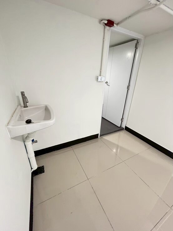 ใหม่-ออฟฟิศให้เช่า-แบ่งพื้นที่-100-400-ตรม-สาทร-นราธิวาส-250-300-บ-ตรม-ติดถนน