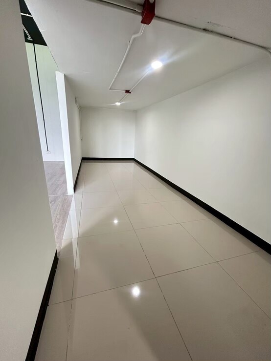 ใหม่-ออฟฟิศให้เช่า-แบ่งพื้นที่-100-400-ตรม-สาทร-นราธิวาส-250-300-บ-ตรม-ติดถนน