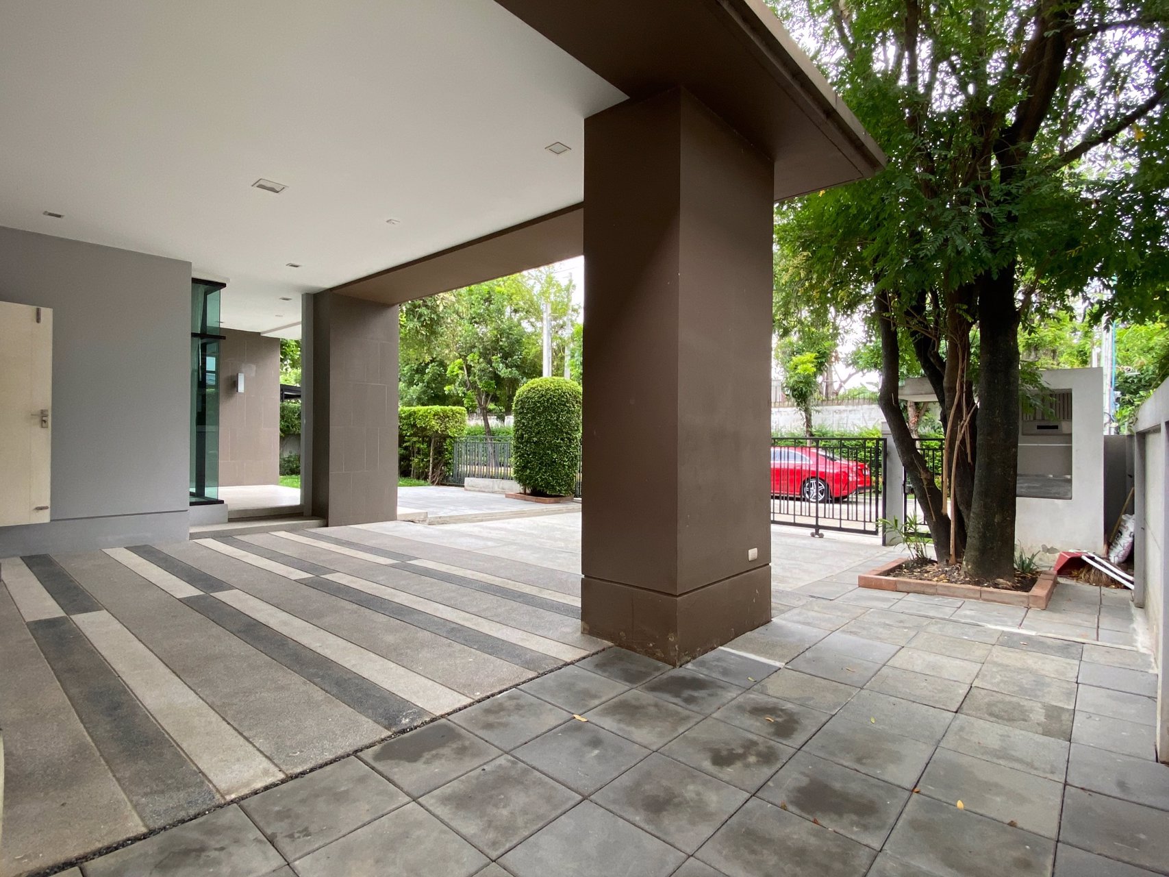 ให้เช่า-บ้านเดี่ยวพร้อมอยู่-หมู่บ้านเดอะแกรนด์บางนา-วงแหวน