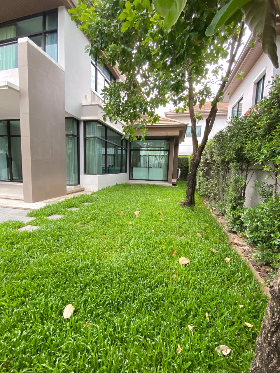 ให้เช่า-บ้านเดี่ยวพร้อมอยู่-หมู่บ้านเดอะแกรนด์บางนา-วงแหวน