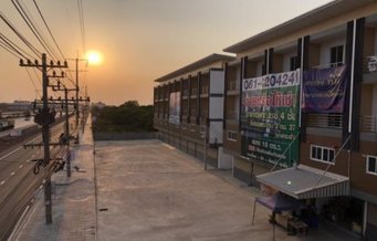 ขาย-หรือ-ให้เช่า-อาคารพาณิชย์-โครงการทรัพย์รุ่งเรือง-ติดถนนพระราม2-กม36-800-ตึกสร้างใหม่-สมุทรสาคร