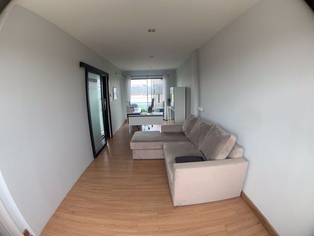 t-714-ให้เช่า-ขาย-ทาวน์โฮม-4-ชั้น-โกลเด้น-บิส-บางนา-กิ่งแก้ว-สภาพดี-ติดถนนเมน-เหมาะสำหรับทำออฟฟิศ