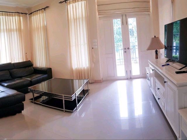 h-498-ให้เช่า-บ้านเดี่ยวหลังมุม-perfect-place-รามคำแหง-164-private-zone-fully-furnished