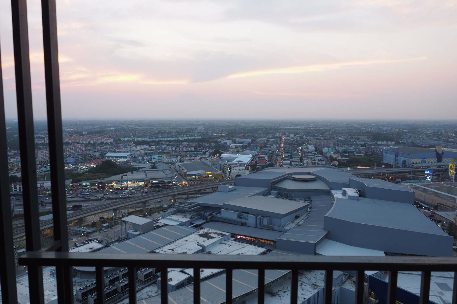 c-159-ให้เช่า-คอนโด-plum-condo-central-station-phase1-ชั้น-32-ติด-central-westgate