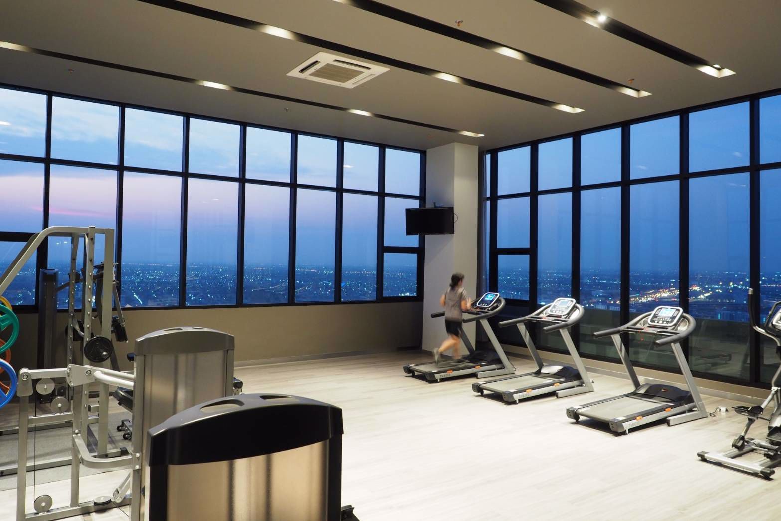 c-159-ให้เช่า-คอนโด-plum-condo-central-station-phase1-ชั้น-32-ติด-central-westgate