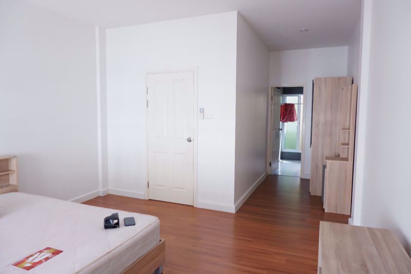 t-730-ขาย-ให้เช่า-ทาวน์โฮม-3-ชั้น-นลิน-อเวนิว-3-รามคำแหง-บ้านสวยสภาพดี-มีเฟอร์นิเจอร์-ราคา-14500-บา