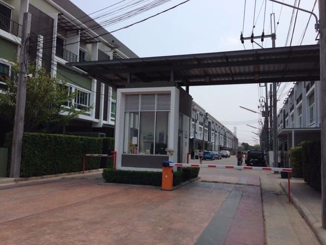 t-730-ขาย-ให้เช่า-ทาวน์โฮม-3-ชั้น-นลิน-อเวนิว-3-รามคำแหง-บ้านสวยสภาพดี-มีเฟอร์นิเจอร์-ราคา-14500-บา