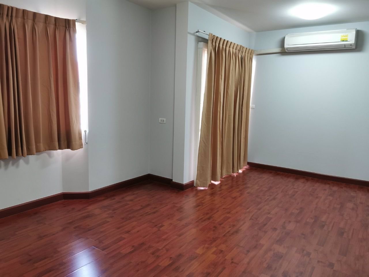 ให้เช่า-ทาวน์โฮม3ชั้น-โครงการศุภาลัย-พาร์ควิลล์-รามอินทรา-23-สภาพดี-ราคา-18000-บาท