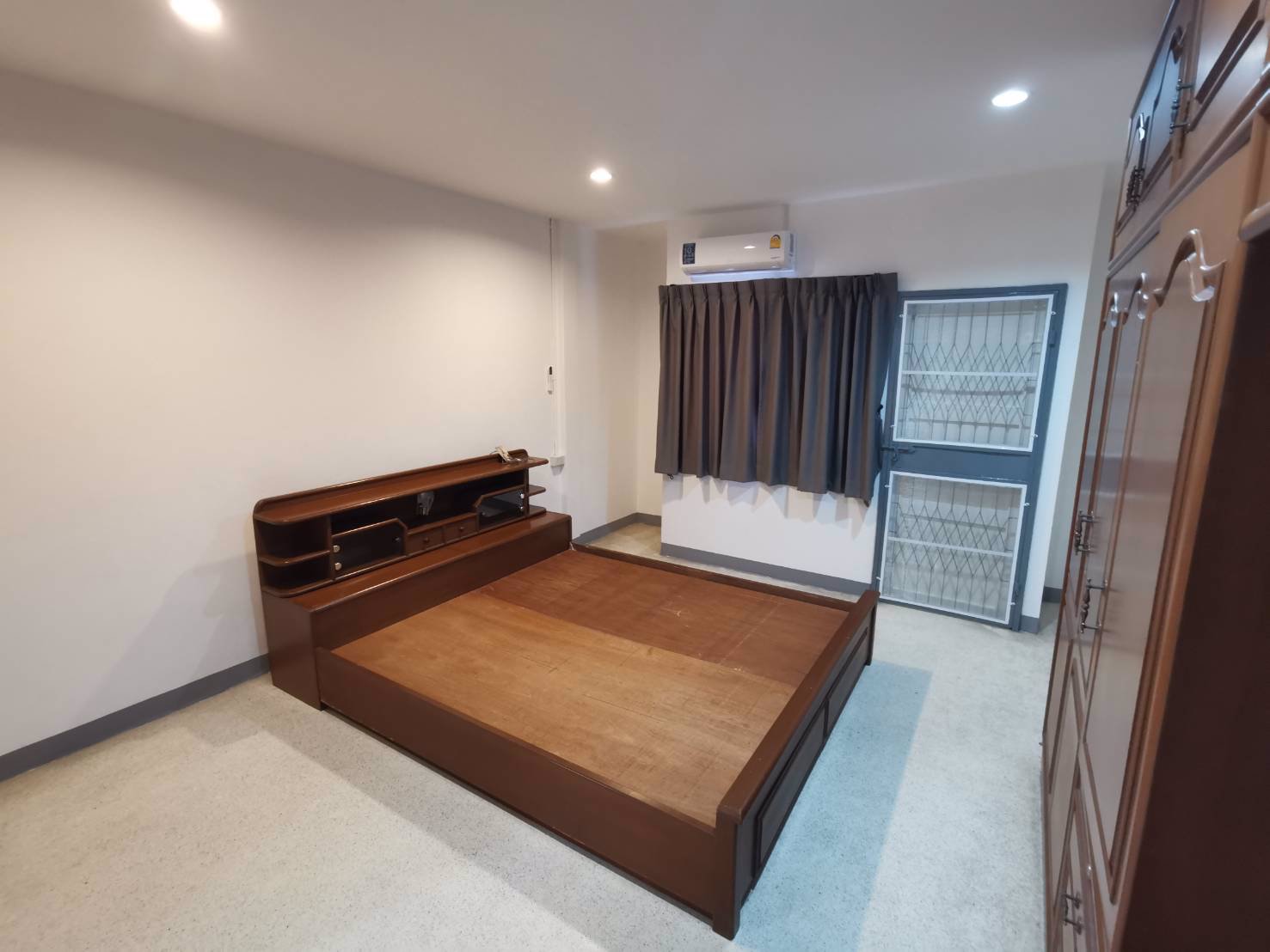 ให้เช่า-ทาวน์เฮ้าส์-2-ชั้น-รีโนเวทใหม่-มปรีชา-ซรามคำแหง188-บ้านสวย-พร้อมอยู่-ราคา-8500-บาท