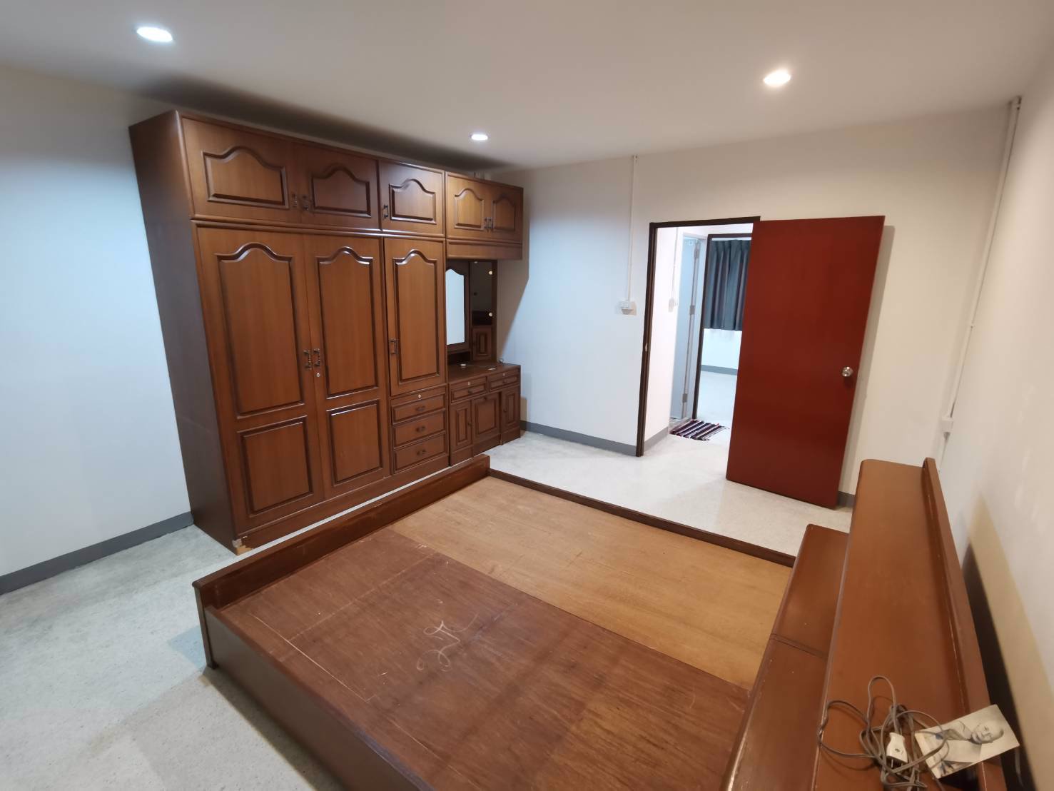 ให้เช่า-ทาวน์เฮ้าส์-2-ชั้น-รีโนเวทใหม่-มปรีชา-ซรามคำแหง188-บ้านสวย-พร้อมอยู่-ราคา-8500-บาท