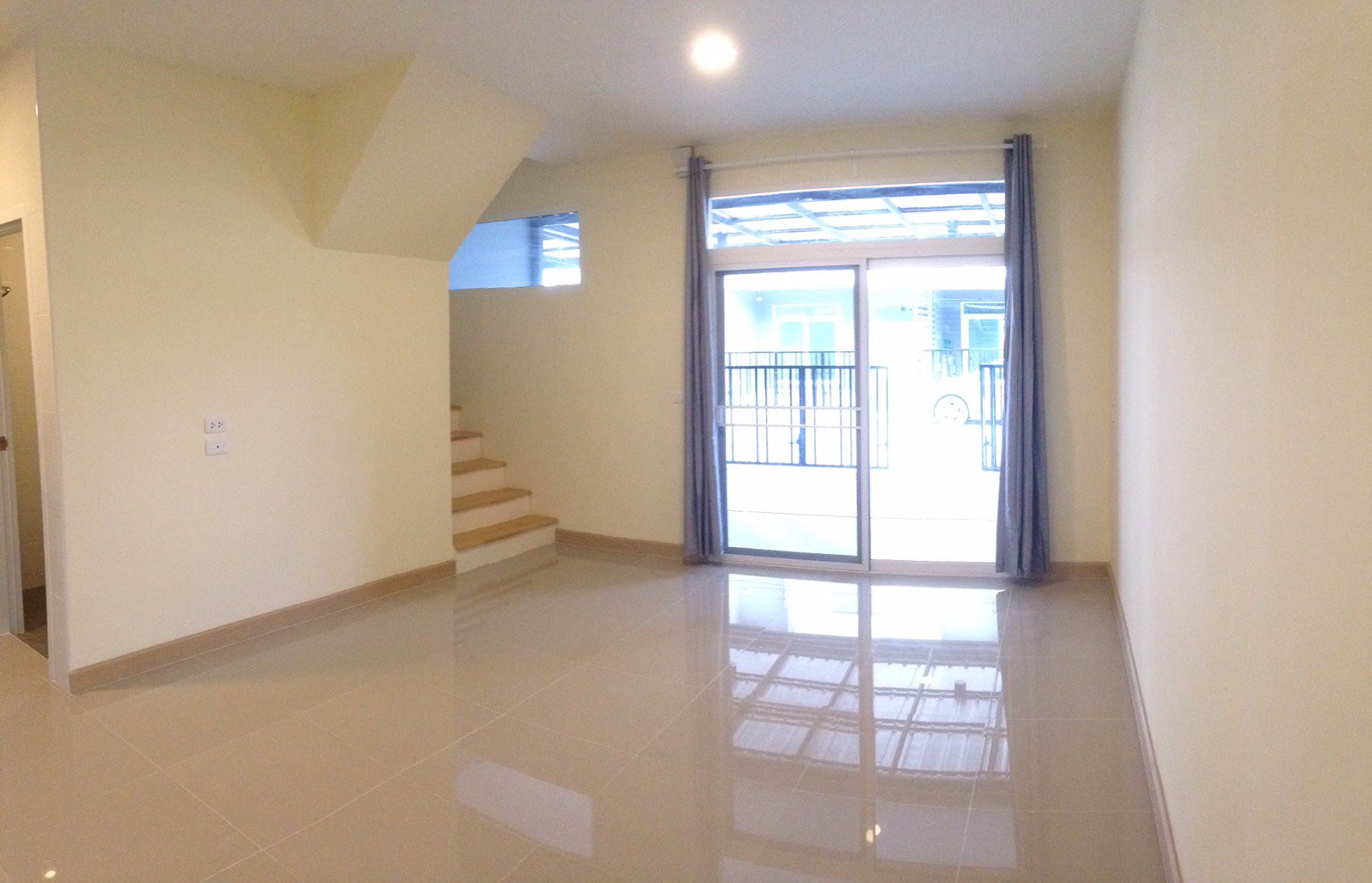 ให้เช่า-ทาวน์เฮ้าส์-casa-city-บางนา-ซอยราชวินิตบางแก้ว-ใกล้เมกกะบางนา-ราคาเพียง-17000-บาท