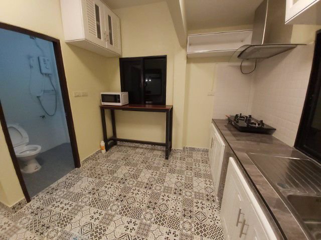 ให้เช่า-บ้านเดี่ยว-ไทยโมเดิร์น-2-หลัง-พร้อมเฟอร์นิเจอร์-ถเฉลิมพระเกียรติ-ร๙-ใกล้พาราไดซ์พาร์