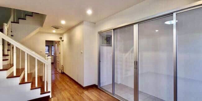 ให้เช่า-ทาวน์โฮม-เดอะบัลโคนี่-เฉลิมพระเกียรติ-สวนหลวง-ร-9-บ้านสวยพร้อมเฟอร์-ราคาถูก