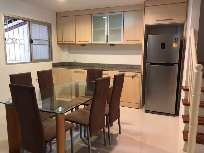 ให้เช่า-ทาวน์โฮม-เดอะบัลโคนี่-เฉลิมพระเกียรติ-สวนหลวง-ร-9-บ้านสวยพร้อมเฟอร์-ราคาถูก