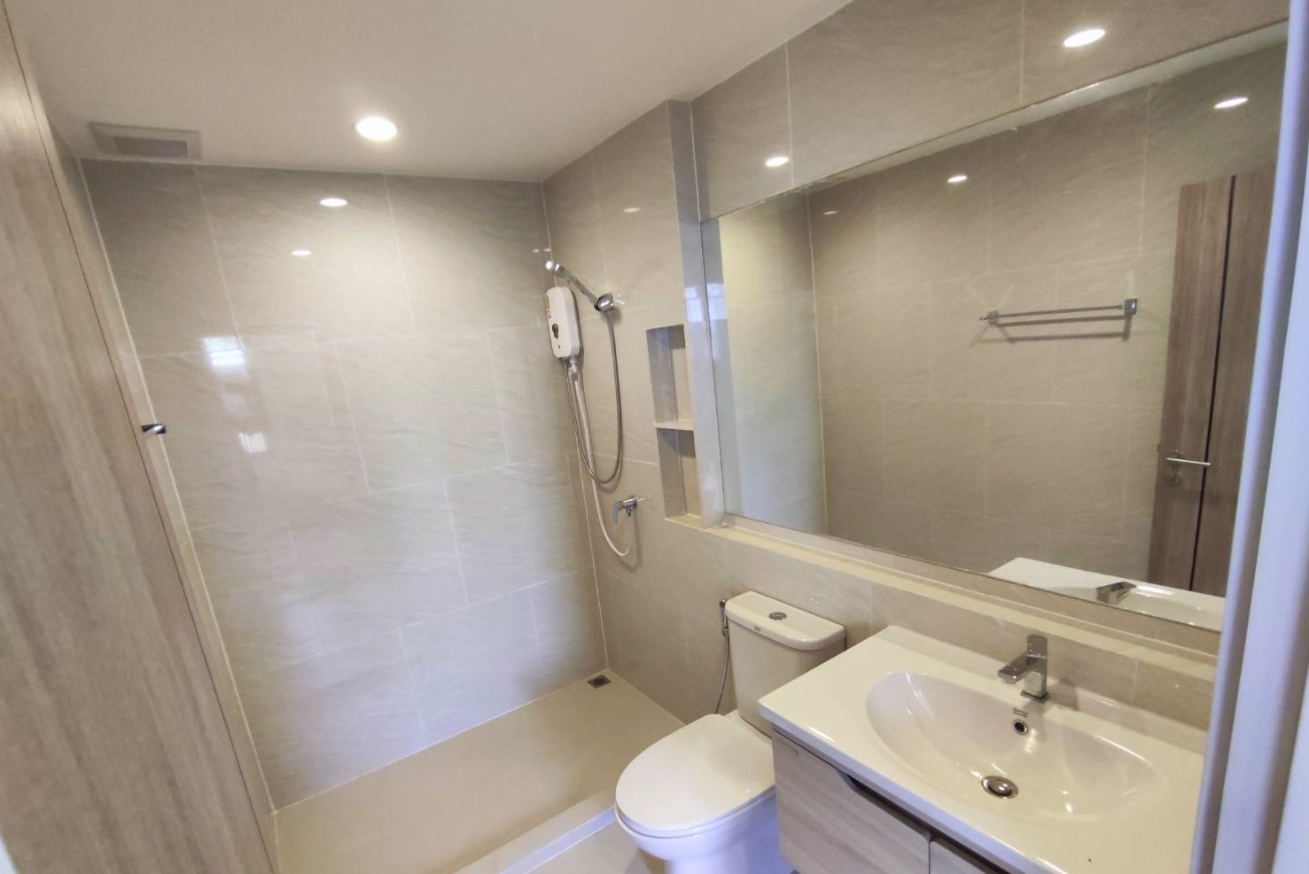 ให้เช่า-ทาวน์โฮม-3-ชั้น-มshizen-ซพัฒนาการ32-บ้านสวยสภาพดี-พร้อมเฟอร์-ราคา-49000-บาท