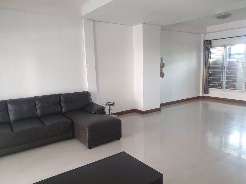 ให้เช่า-ทาวน์เฮ้าส์-2-ชั้น-มthe-life-บางนา-กม10-สภาพดี-ราคาเพียง-12000-บาท