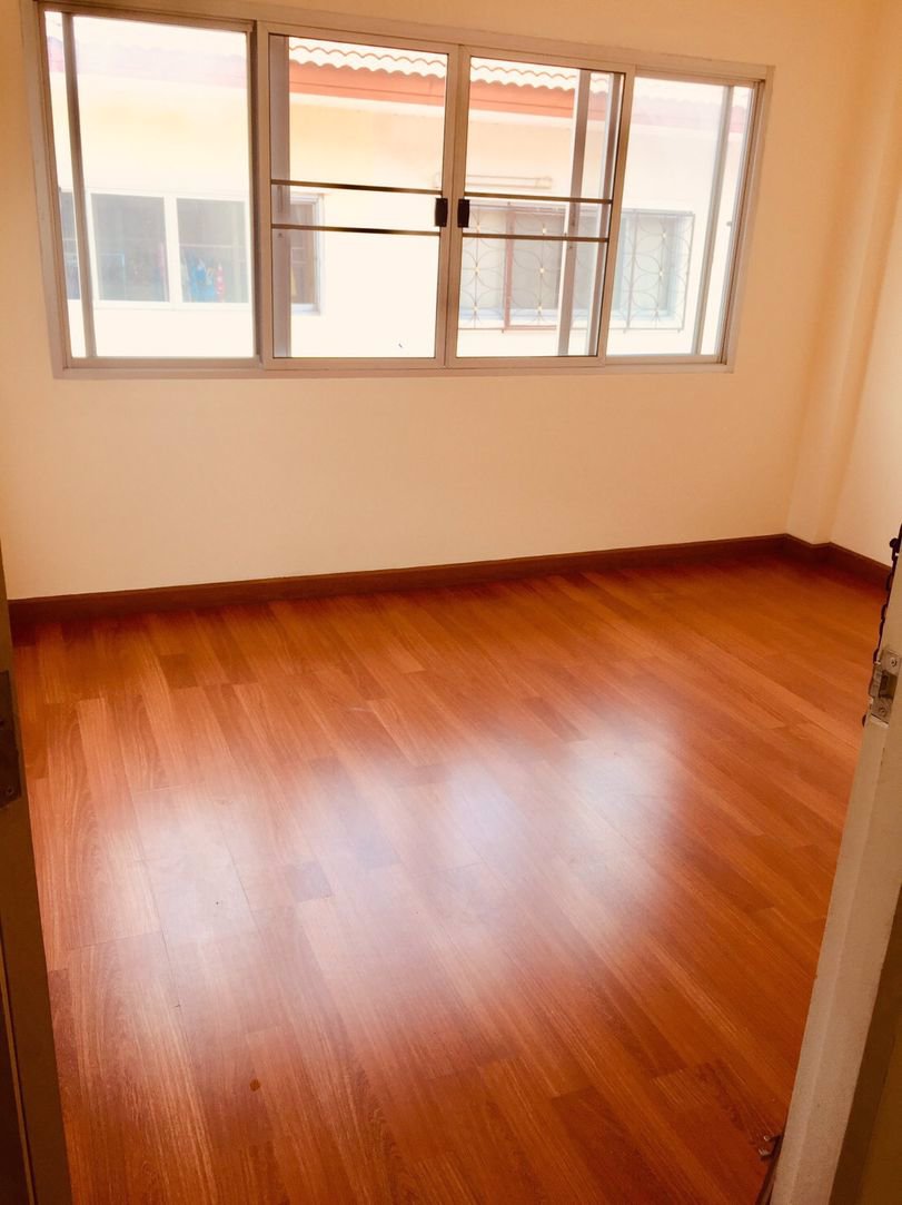 ขาย-ให้เช่า-ทาวน์โฮม-3-ชั้น-หลังมุม-the-balcony-home-ซเฉลิมพระเกียรติ28-ราคา-18000-บาท