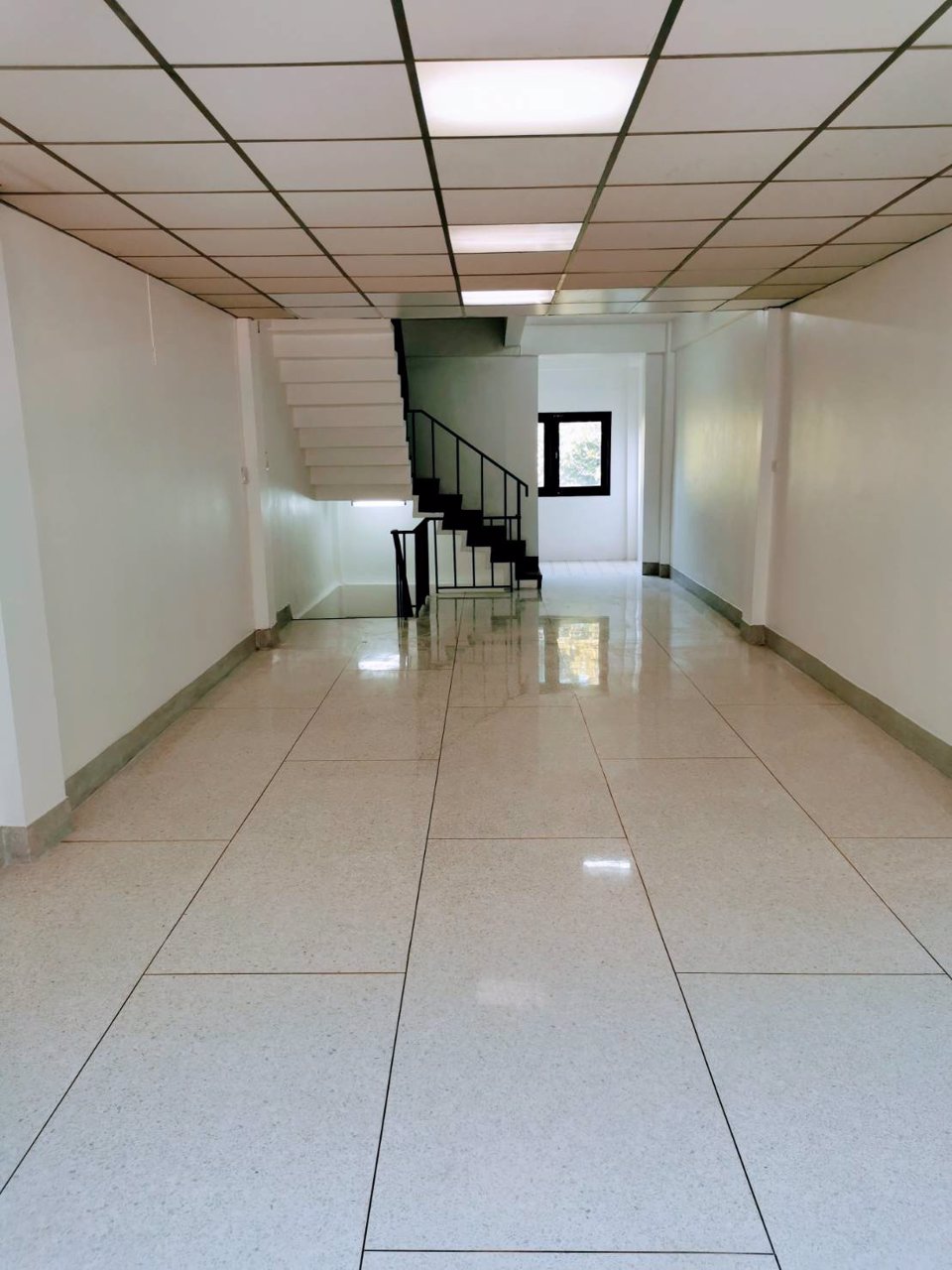 ให้เช่า-อาคาร​พาณิชย์​-4-ชั้นครึ่ง​-สภาพสวย-ติด​-mrt​-สถานีไฟฉาย-เดินขึ้นได้เลย-ราคา-30000-บา