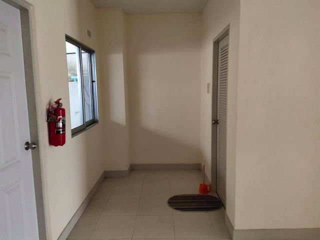 ให้เช่า-ทาวน์เฮ้าส์หลังมุม-นิรันดร์วิลล์10-ซลาดกระบัง-54-บ้านสวยสภาพดี-ราคา-9000-บาท