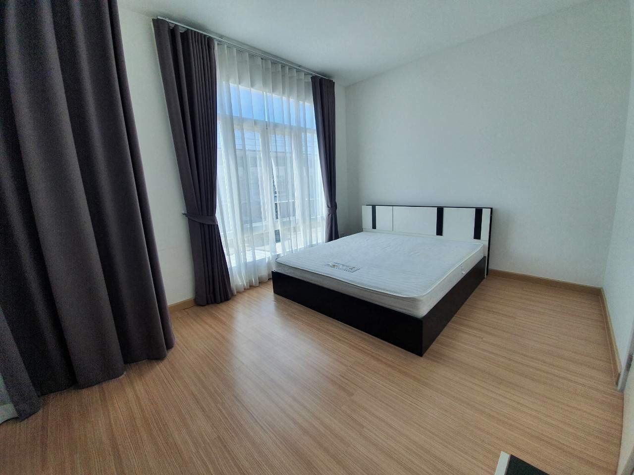 ให้เช่า-ทาวน์โฮม-gusto-กิ่งแก้ว-สุวรรณภูมิ-บ้านพร้อมอยู่-ตกแต่งสวยงาม-ราคา-20000-บาท