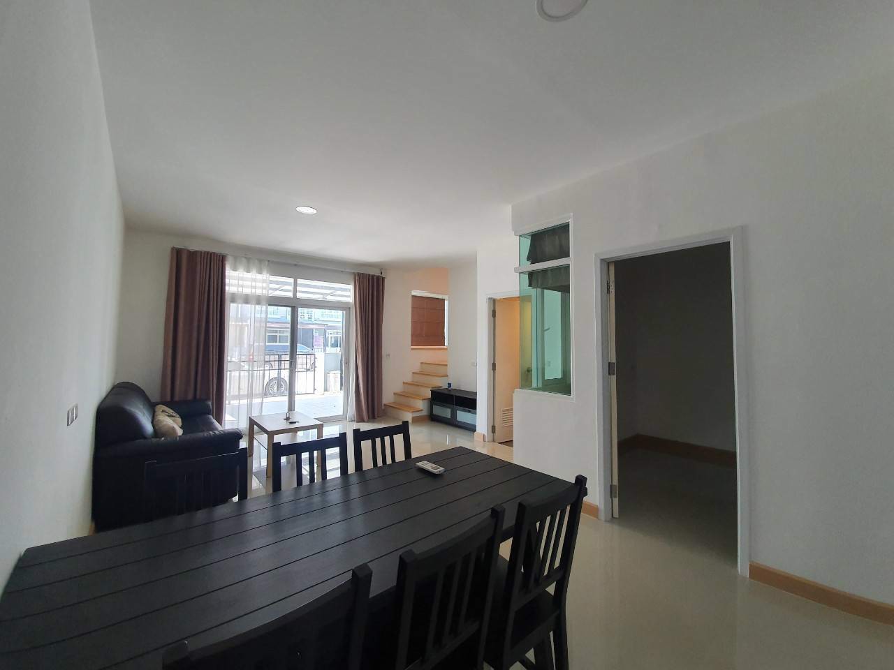 ให้เช่า-ทาวน์โฮม-gusto-กิ่งแก้ว-สุวรรณภูมิ-บ้านพร้อมอยู่-ตกแต่งสวยงาม-ราคา-20000-บาท