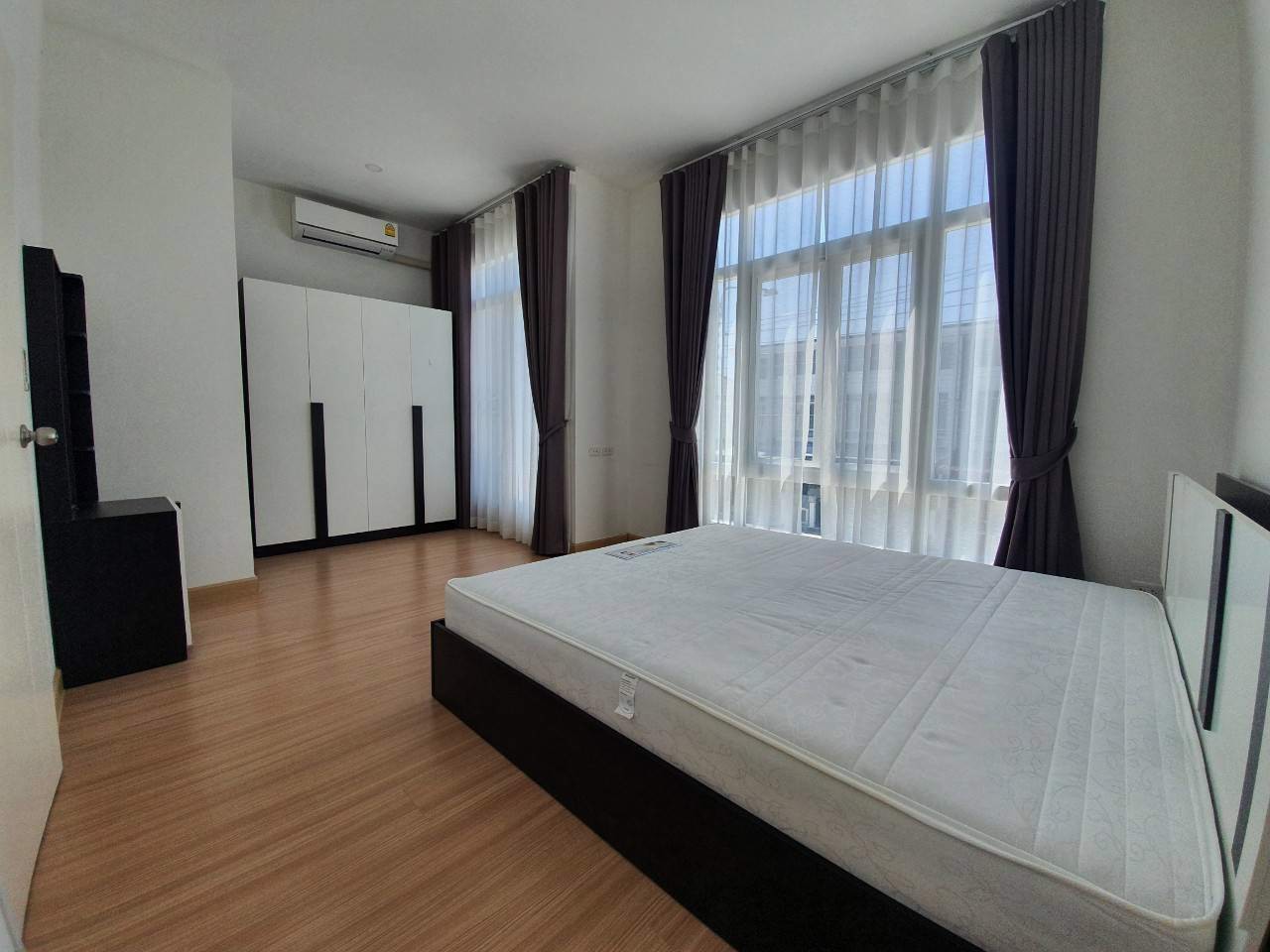 ให้เช่า-ทาวน์โฮม-gusto-กิ่งแก้ว-สุวรรณภูมิ-บ้านพร้อมอยู่-ตกแต่งสวยงาม-ราคา-20000-บาท