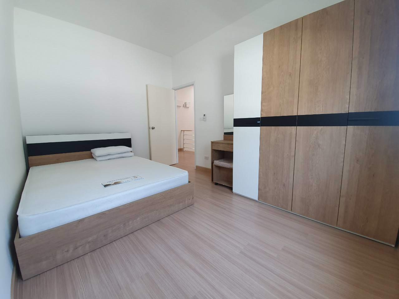 ให้เช่า-ทาวน์โฮม-gusto-กิ่งแก้ว-สุวรรณภูมิ-บ้านพร้อมอยู่-ตกแต่งสวยงาม-ราคา-20000-บาท