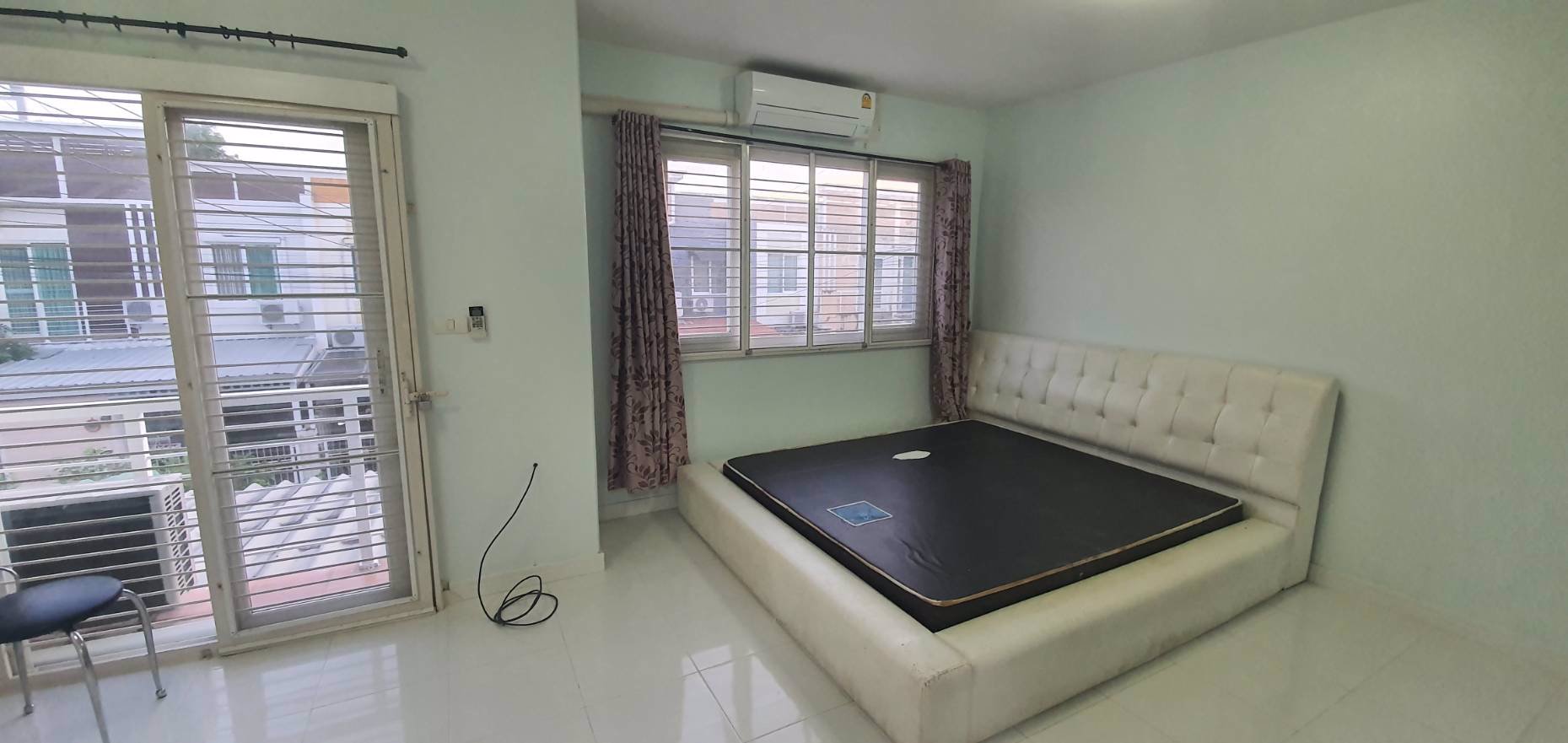 ให้เช่า-ทาวน์เฮ้าส์-the-connect-8-ใกล้เมกกะ-บางนา-บ้านสวย-พร้อมเฟอร์นิเจอร์-ราคาถูก-12000-บาท